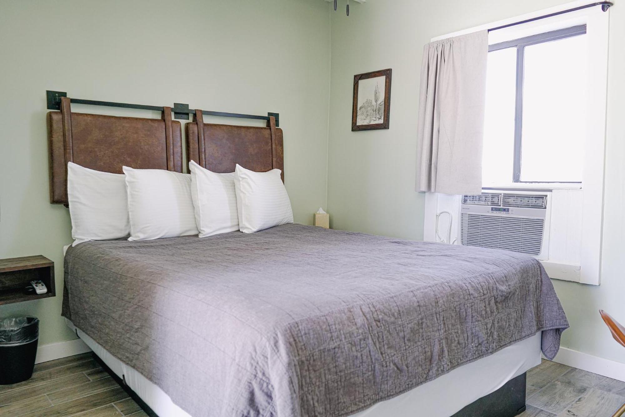 萨格布拉许汽车旅馆 图姆斯顿 客房 照片 A room at the hotel